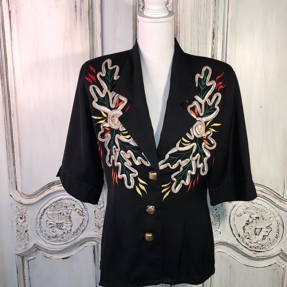 VINTAGE Embroidered 3/4 Sleeve Black Front  Button Top